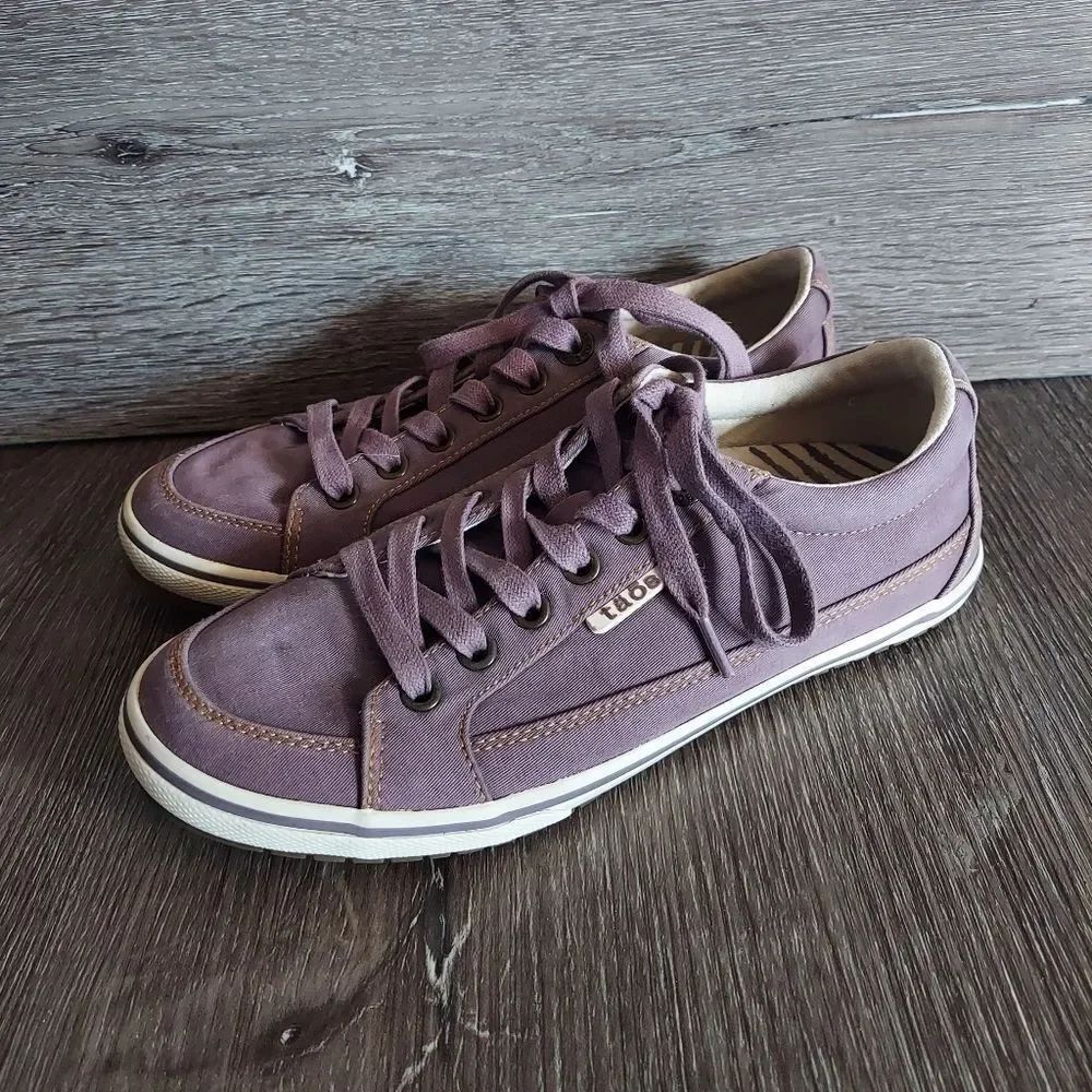 Taos Moc Star Purple Lace Up Sneaker US 6